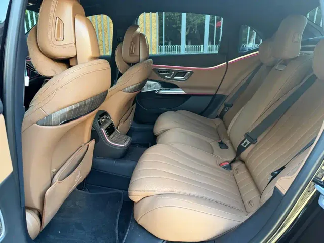 Mercedes-Benz E-Class — Фото автомобиля 11