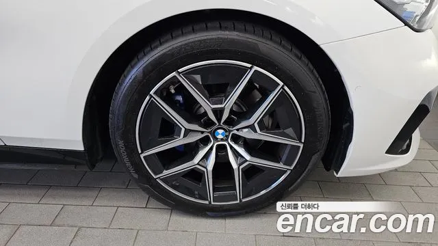 BMW 5-Series — Фото автомобиля 18