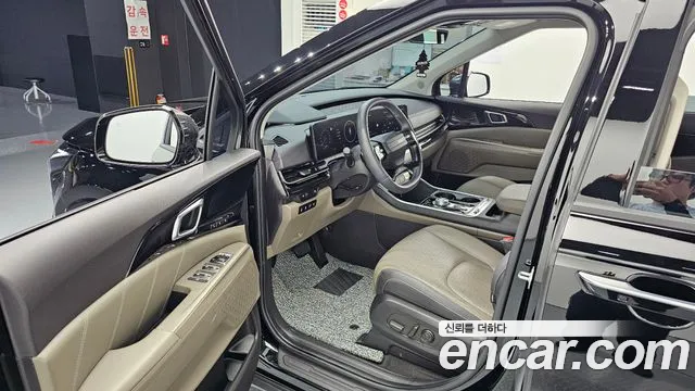 Kia Carnival Generation 4 — Фото автомобиля 10