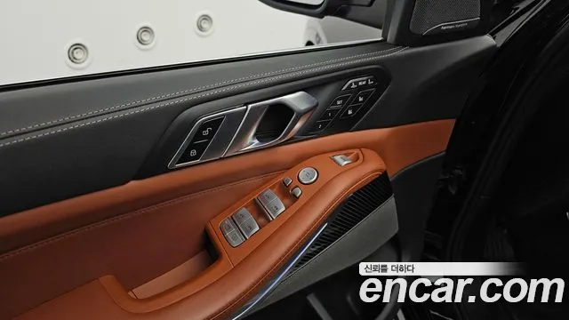 BMW X7 — Фото автомобиля 24