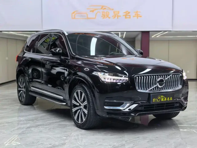 Volvo XC90 — Фото автомобиля 3