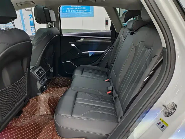 Audi Q5L — Фото автомобиля 8