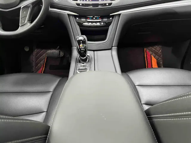 Cadillac XT5 — Фото автомобиля 20