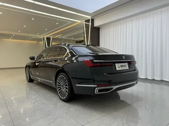 BMW 7 Series — Фото автомобиля 13