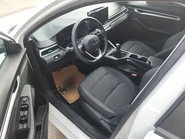 Geely Emgrand — Фото автомобиля 15