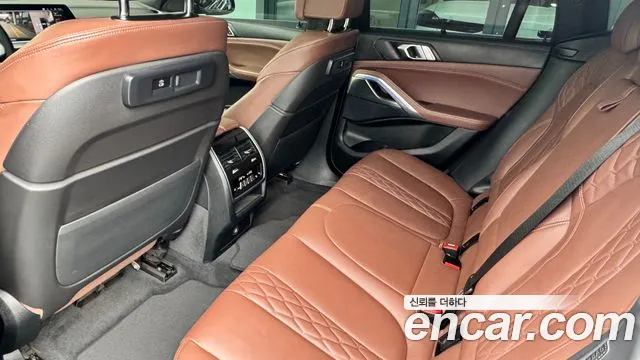 BMW X6 xDrive40i M Sport — Фото автомобиля 13