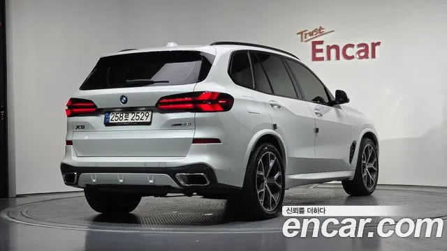 BMW X5 xDrive 40i M Sport — Фото автомобиля 2