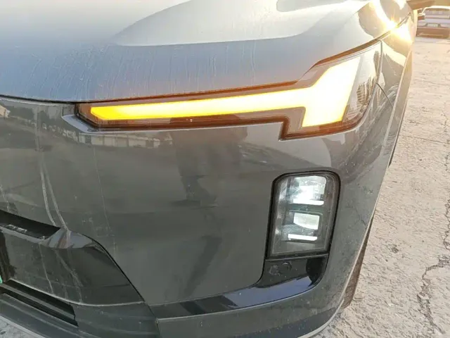Volvo XC70 Plug-in Hybrid — Фото автомобиля 23