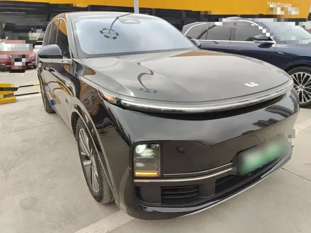 Li Auto L8 — Фото автомобиля 3