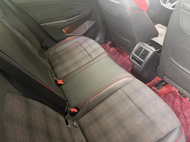 Volkswagen Golf GTI — Фото автомобиля 8