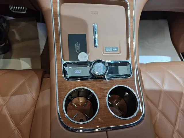 Zunjie Zunjie S800 2025 Model Pure Electric Starlight Premium Edition 5-Seater — Фото автомобиля 13