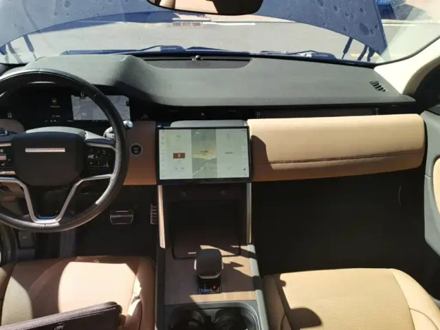 Land Rover Discovery Sport — Фото автомобиля 12