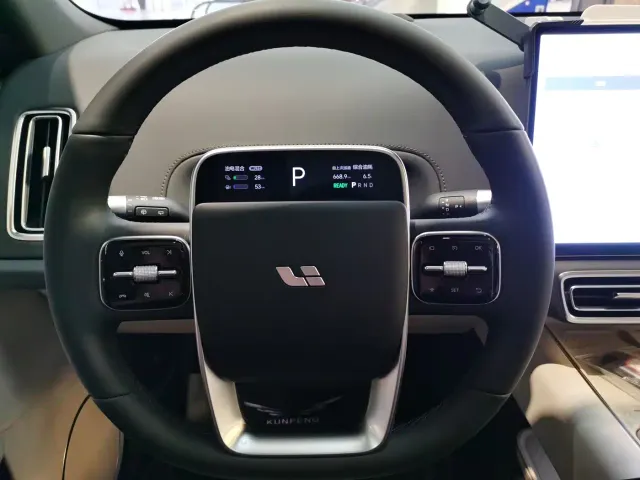 Li Auto L6 — Фото автомобиля 6