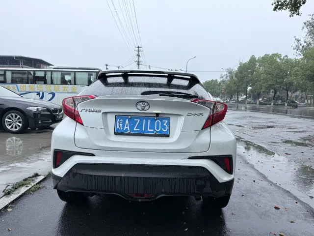 Toyota C-HR — Фото автомобиля 5