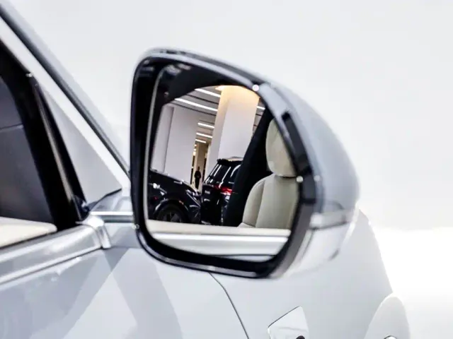 Li Auto L8 — Фото автомобиля 14