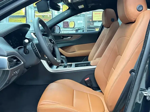 Jaguar XEL — Фото автомобиля 7
