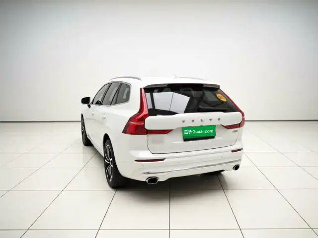 Volvo XC60 — Фото автомобиля 4