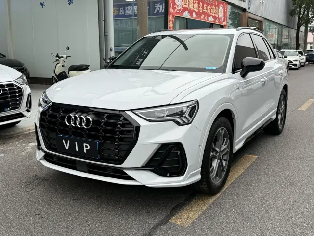 Фотография автомобиля — Audi Q3