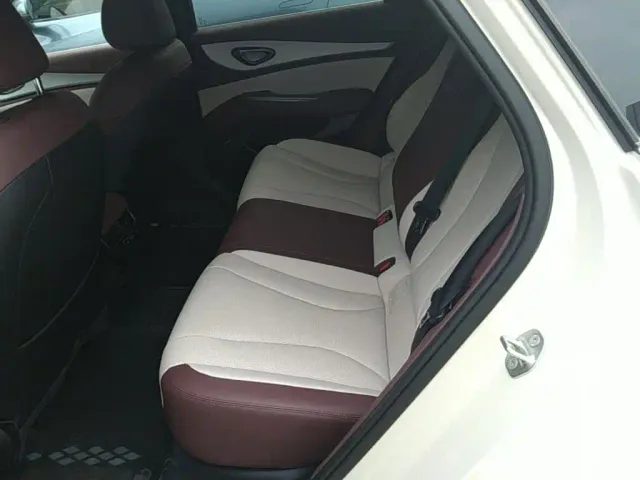 BYD Seal 07 DM-i — Фото автомобиля 16