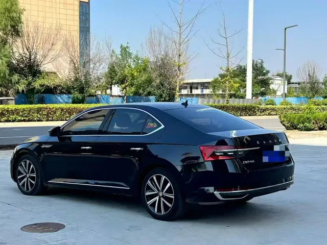 Skoda Superb — Фото автомобиля 7