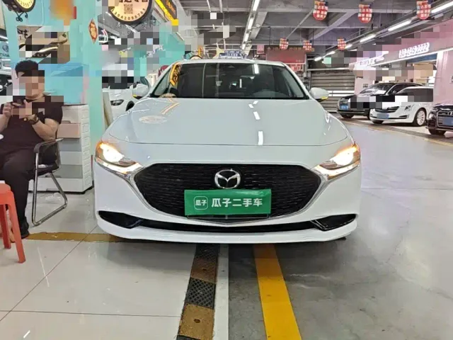 Mazda Axela — Фото автомобиля 2