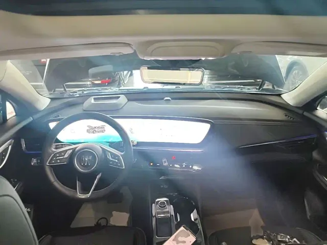 Buick Envision Plus — Фото автомобиля 9