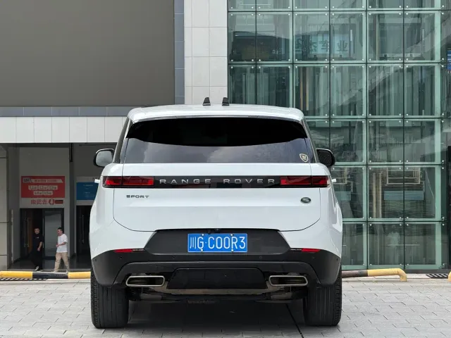 Land Rover Range Rover Sport — Фото автомобиля 7