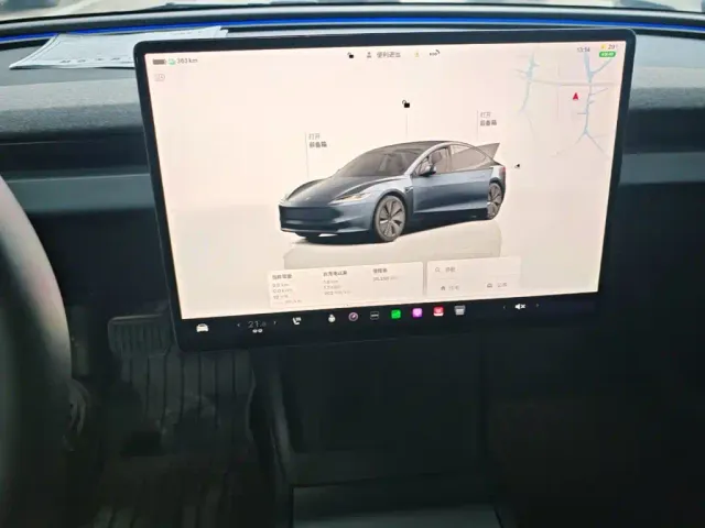 Tesla Model 3 — Фото автомобиля 8