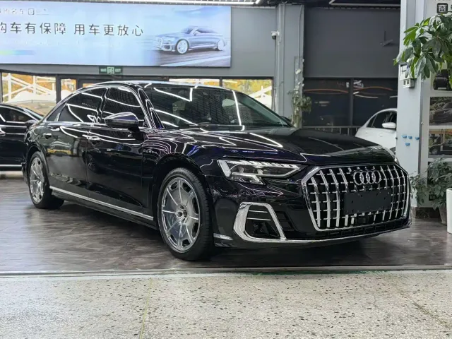 Фотография автомобиля — Audi A8