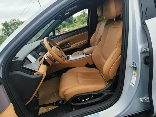 BYD Han L — Фото автомобиля 14