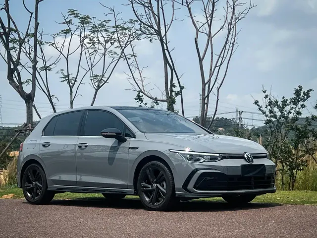Volkswagen Golf — Фото автомобиля 3