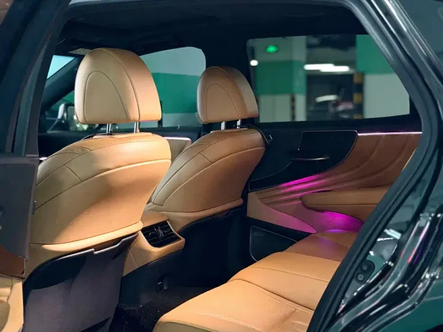 Lexus LS — Фото автомобиля 12