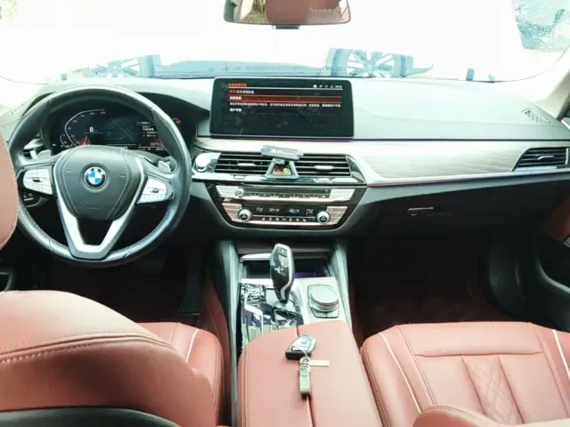 BMW 5 Series — Фото автомобиля 5