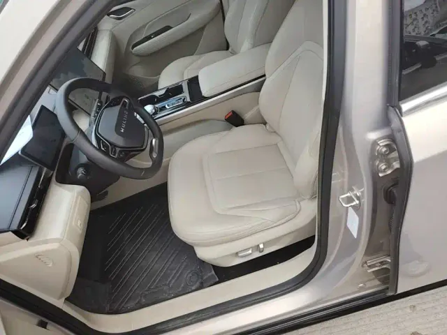 Wuling Starlight — Фото автомобиля 14
