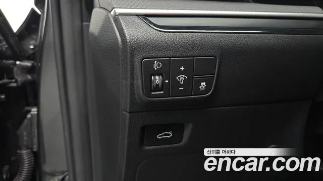 Kia K5 Новый K5 3 поколение 2.0 LPi(Для проката) — Фото автомобиля 18