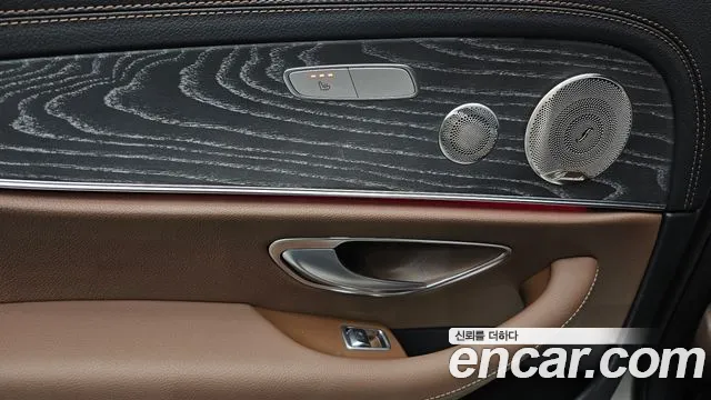 Mercedes-Benz E-Class E-класс W213 E350 4MATIC Exclusive — Фото автомобиля 17
