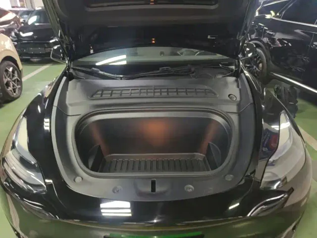 Tesla Model Y — Фото автомобиля 19