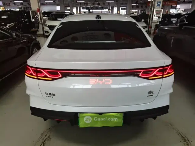BYD Qin L — Фото автомобиля 5