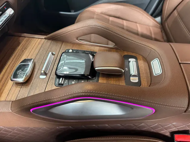 Mercedes-Benz Mercedes-Benz GLS — Фото автомобиля 16