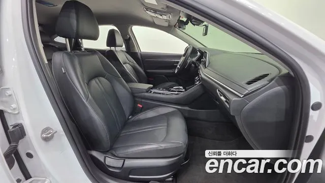 Hyundai Sonata Sonata (DN8) 2.0 LPG(Для проката) — Фото автомобиля 10