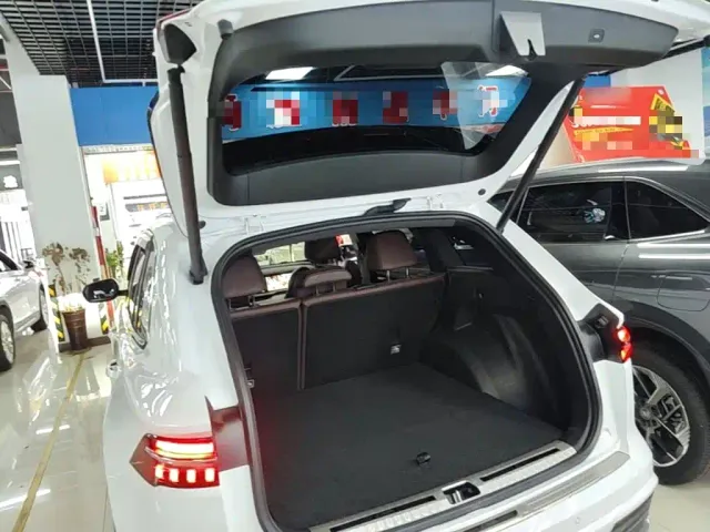 Geely Xingyue L — Фото автомобиля 18