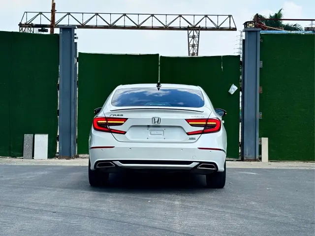 Honda Accord — Фото автомобиля 5