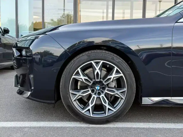 BMW 7 Series — Фото автомобиля 5