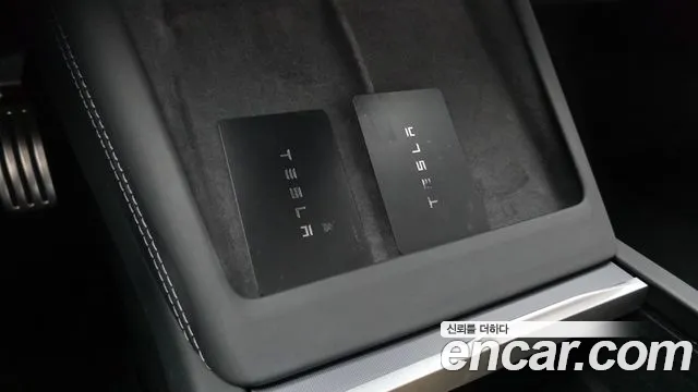 Tesla Model 3 — Фото автомобиля 29