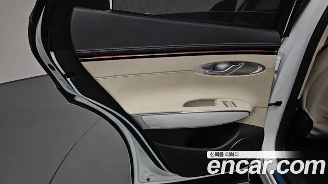 Genesis GV70 2.5T Бензин 2WD — Фото автомобиля 23