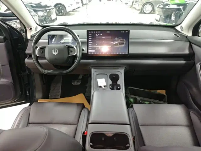 Leapmotor C10 — Фото автомобиля 9