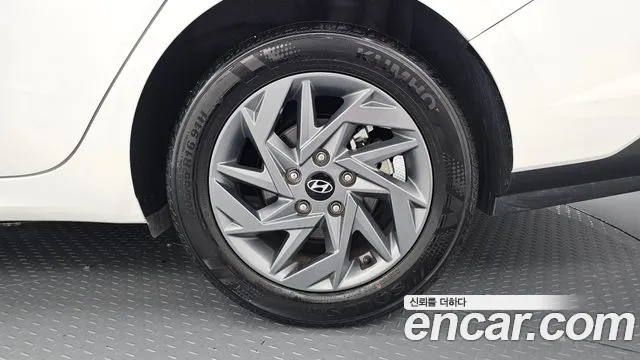 Hyundai Avante CN7 — Фото автомобиля 21