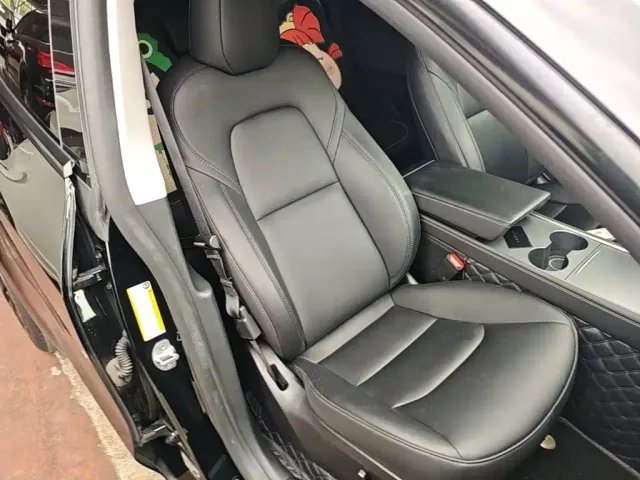 Tesla Model Y — Фото автомобиля 24