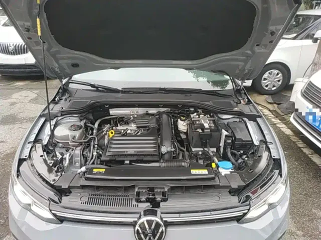 Volkswagen Golf — Фото автомобиля 19