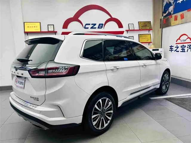 Ford Edge — Фото автомобиля 6